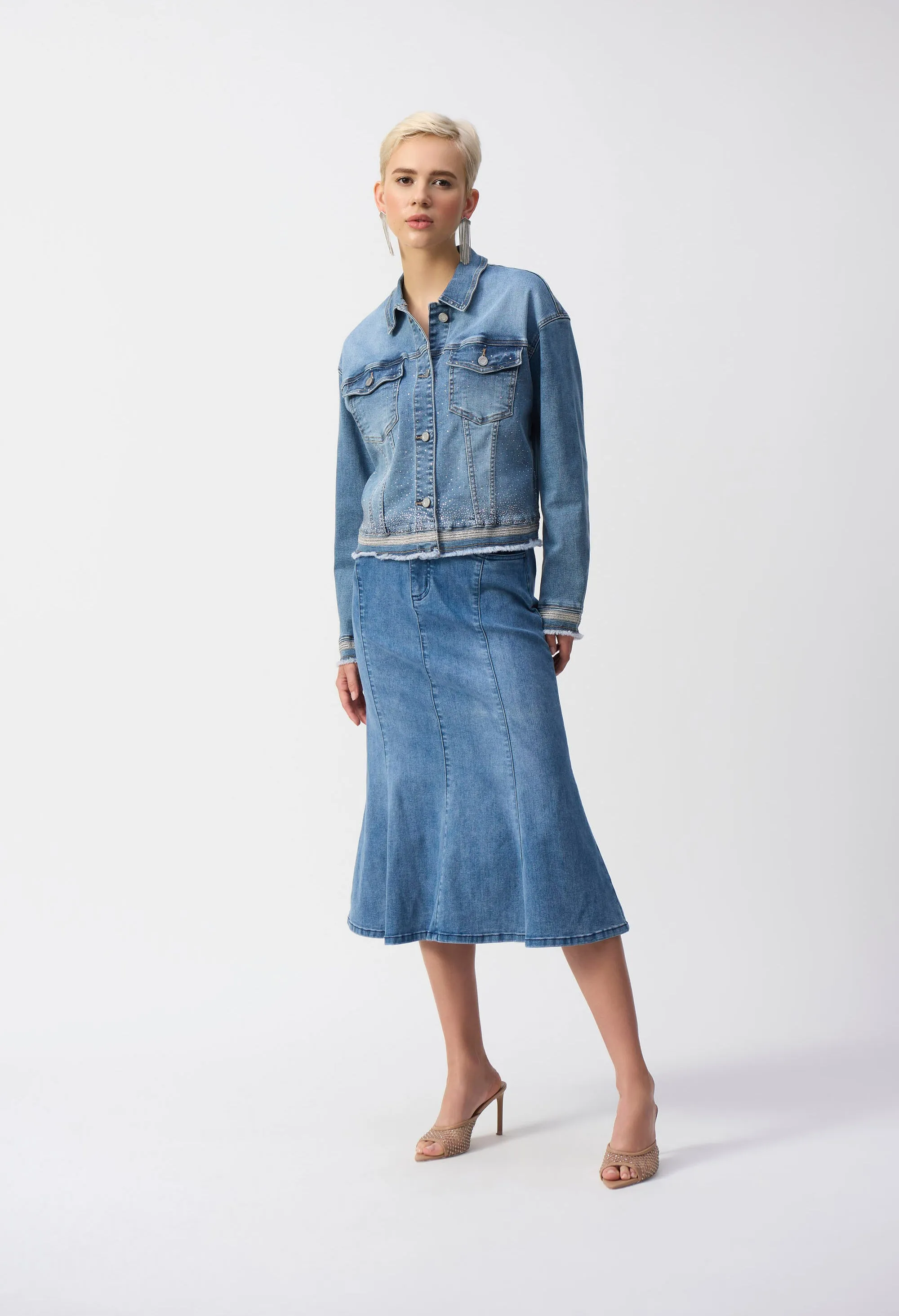 Casual Denim Jacket With Frayed Hem