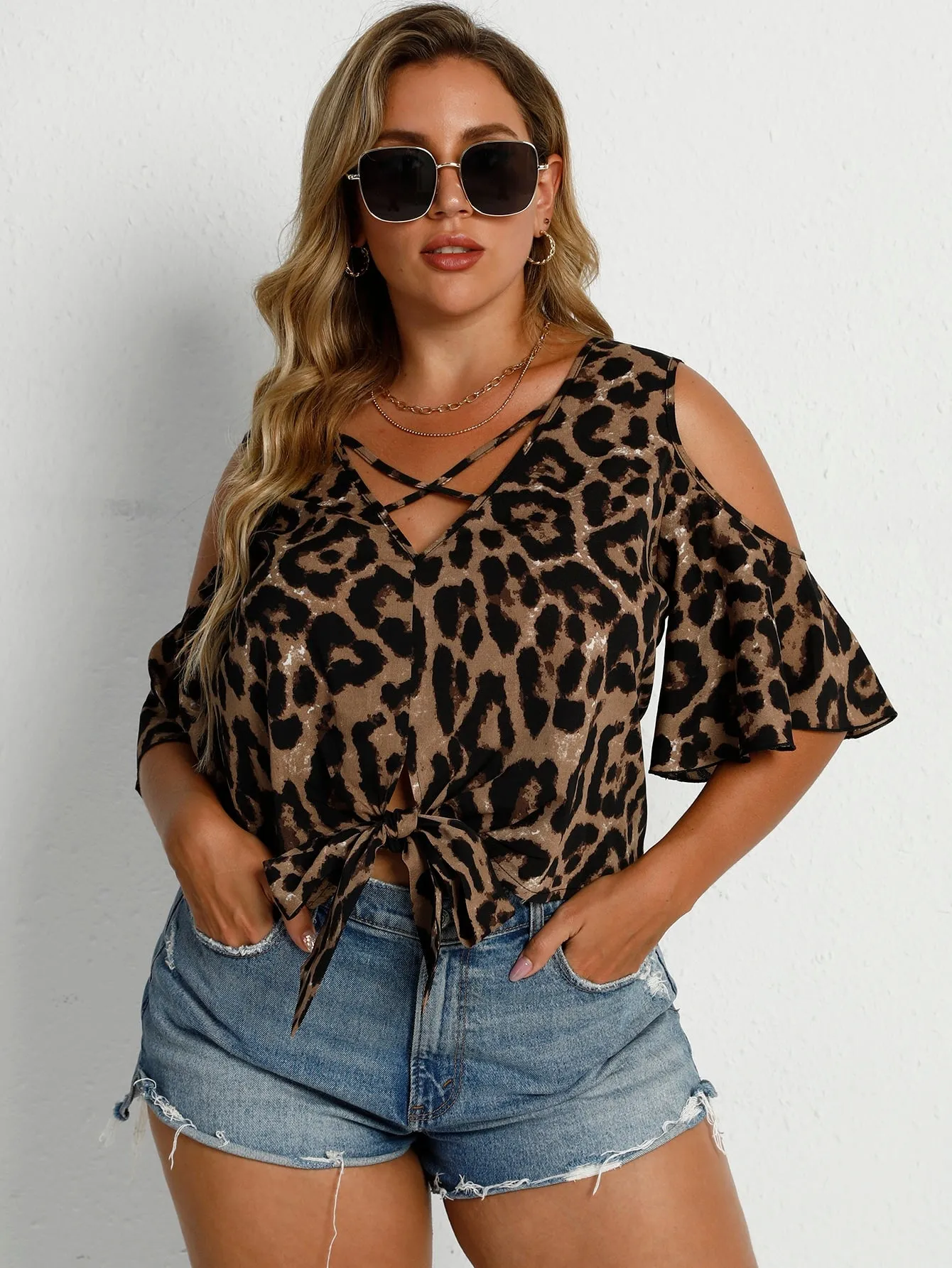 Leopard Knot Half Sleeve V Neck Crop Plus Size Blouse