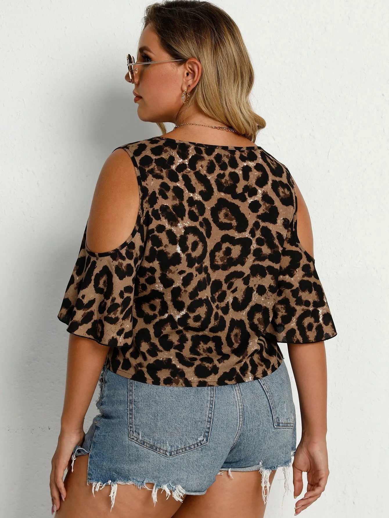 Leopard Knot Half Sleeve V Neck Crop Plus Size Blouse